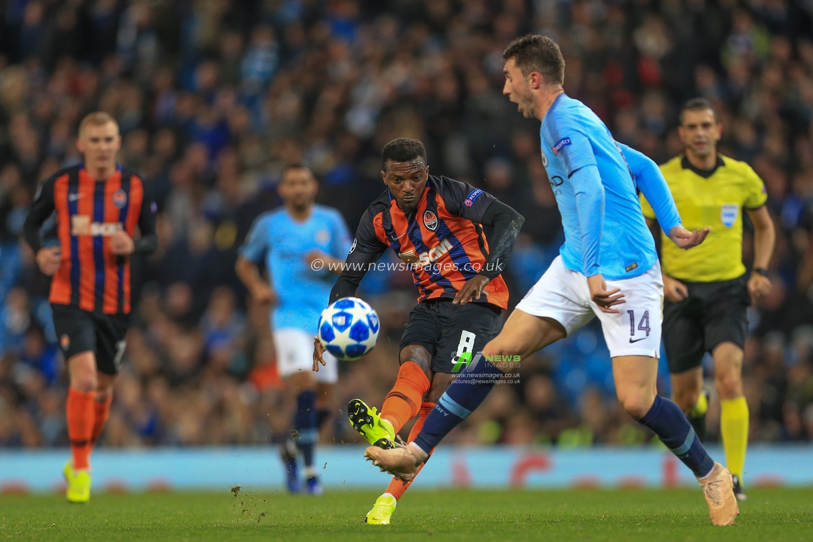 7th November 2018, Etihad Stadium, London, England; UEFA Champions League, Manchester City v Shakhtar Donetsk ; Olarenwaju Kayode (08) of Shakhtar Donetsk shoots on goal

Credit: Mark Cosgrove/News Images