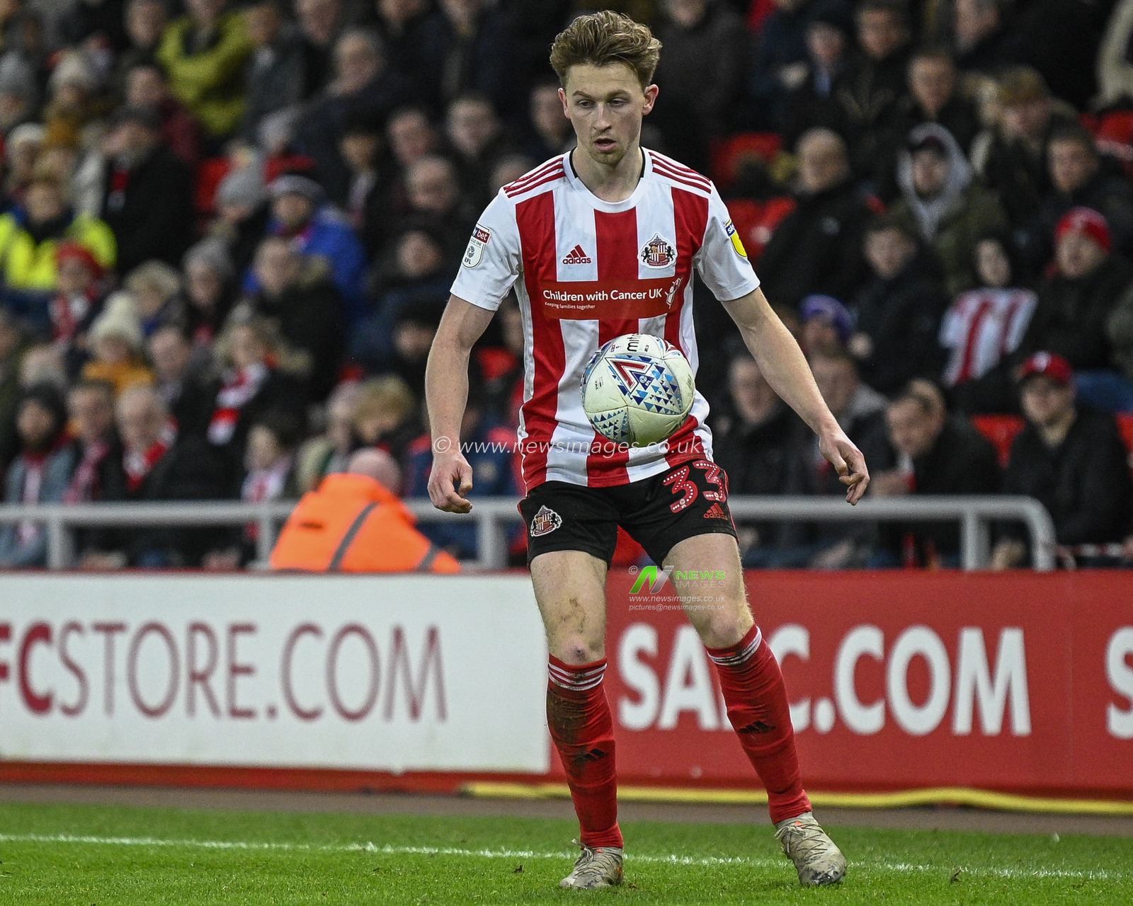 24th January 2020, Stadium Of Light, Sunderland, England; Sky Bet League 1, Sunderland v Doncaster Rovers : Denver Hume (33) of Sunderland in action