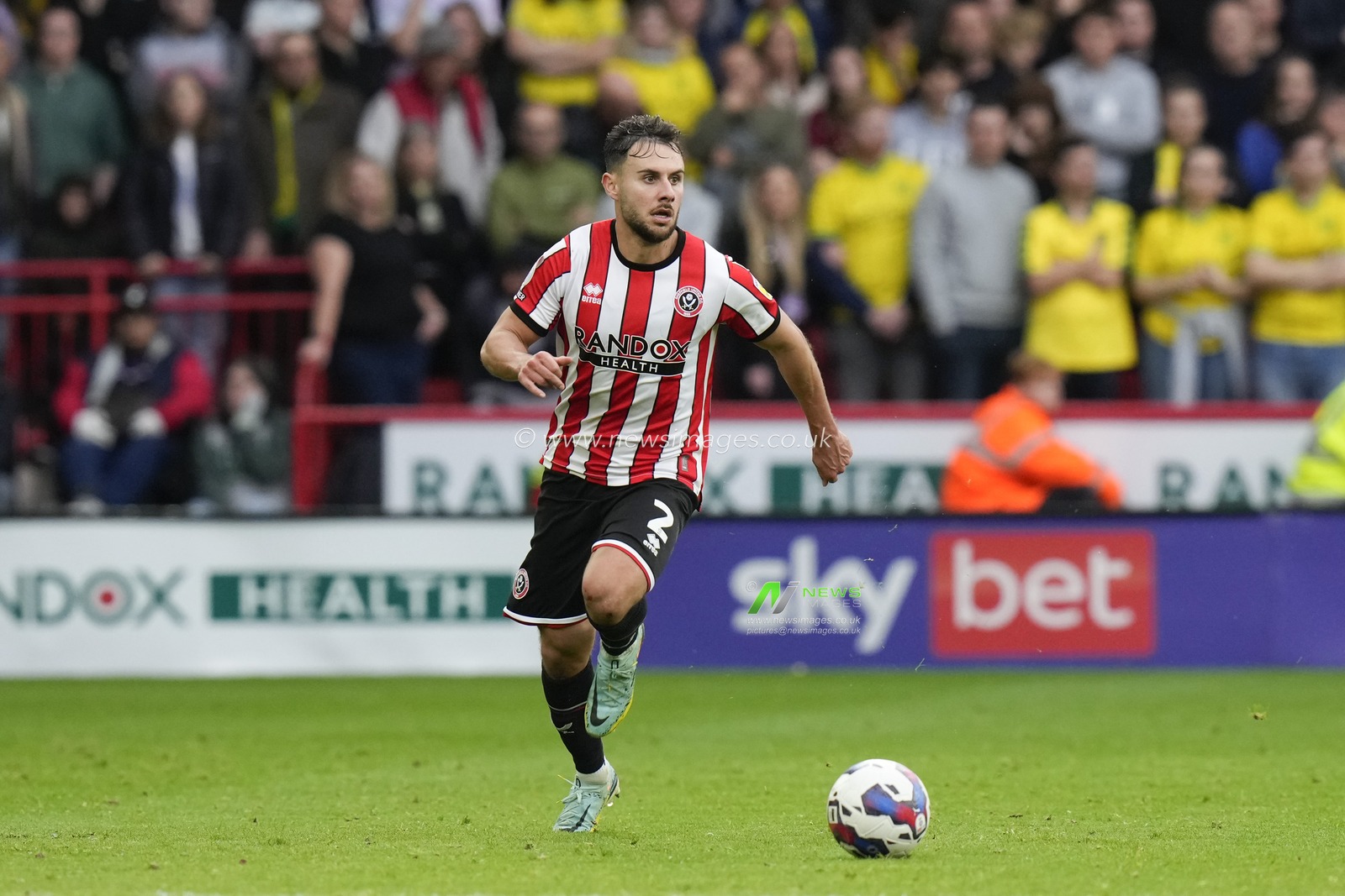 George Baldock #2 of Sheffield United during the Sky Bet Championship match Sheffield United vs Norwich City at Bramall Lane, Sheffield, United Kingdom, 22nd October 2022

(Photo by Steve Flynn/News Images)