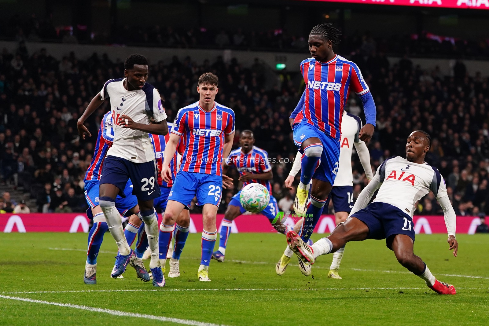 during the Premier League match Tottenham Hotspur vs Crystal Palace at Tottenham Hotspur Stadium, London, United Kingdom on 05 March 2026

(Photo by Harvey Murphy/News Images)