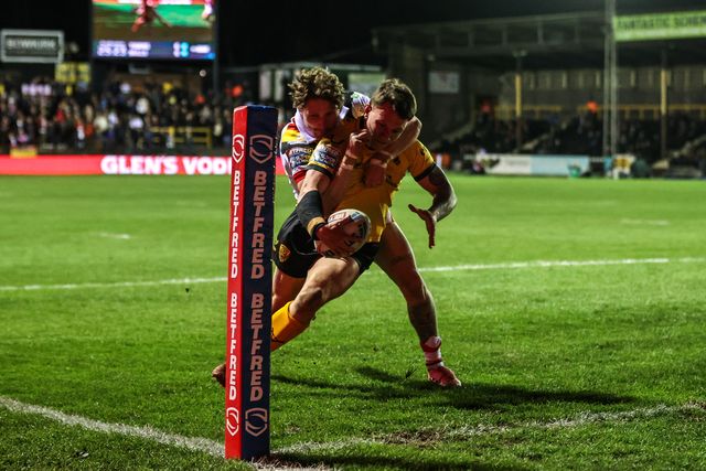 Jordan Lane of Castleford Tigers goes over however a video review gives no try during the Betfred Super League round 6 match Castleford Tigers vs Bradford Bulls at OneBore Stadium, Castleford, Untied Kingdom on 26 March 2026

(Photo by Alfie Cosgrove/News Images)