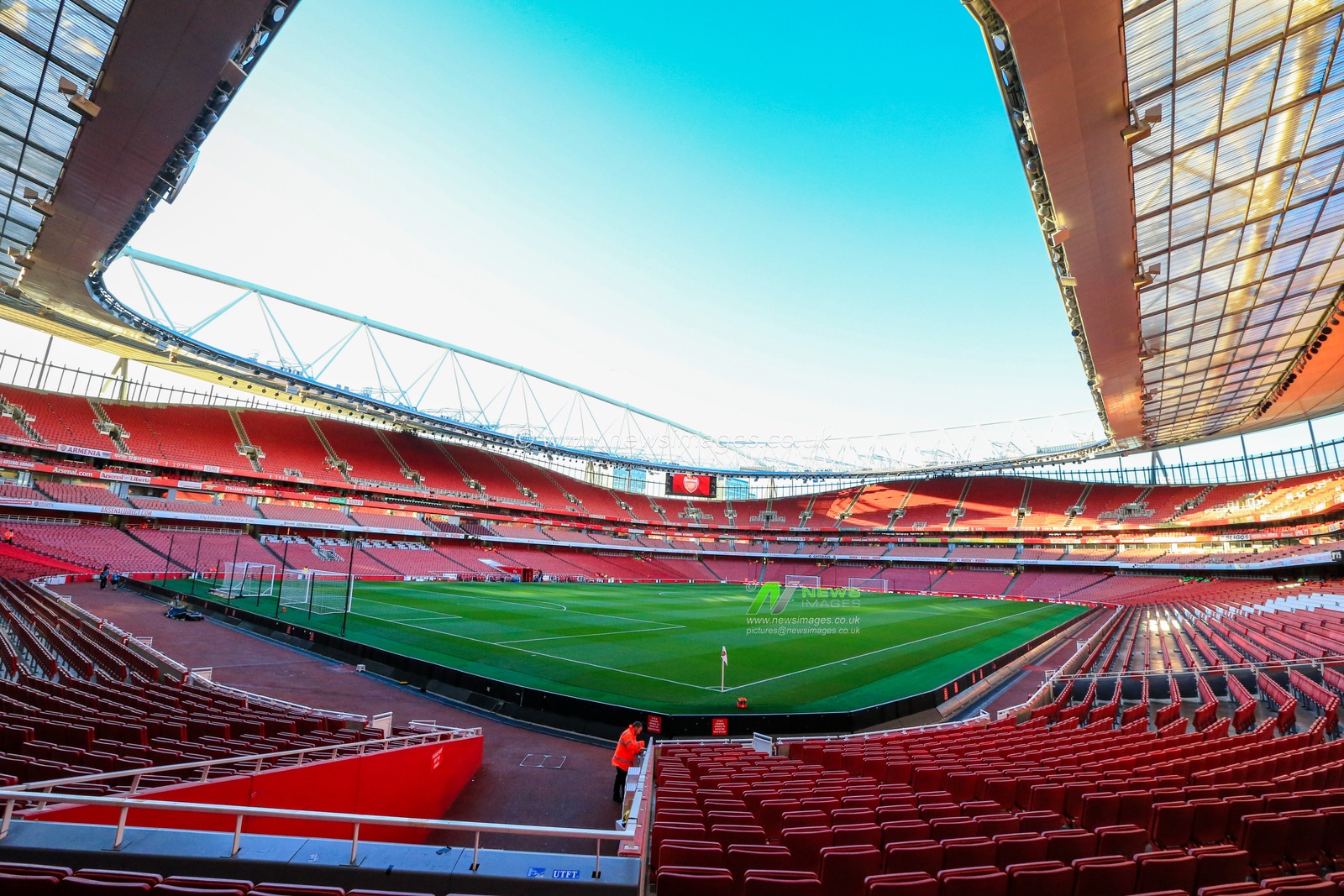 26th September 2018, Emirates Stadium, London, England; Carabao EFL Cup, Third round, Arsenal v Brentford ;  A general view of the Emirates Stadium.

Credit:  Georgie Kerr/News Images

English Football League images are subject to DataCo Licence