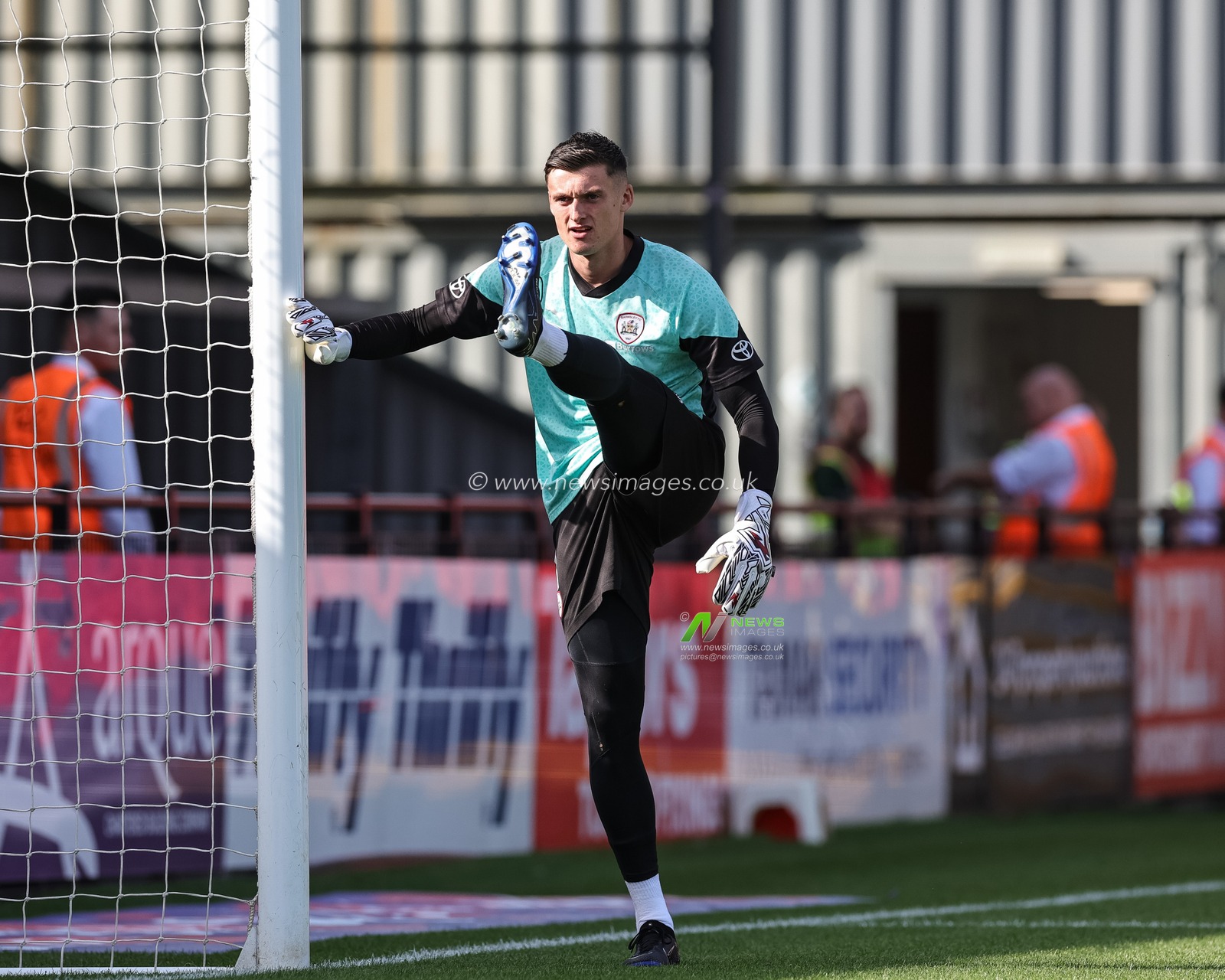 Liam Roberts #1 of Barnsley in the pregame warmup session during the Sky Bet League 1 match Exeter City vs Barnsley at St James' Park, Exeter, United Kingdom, 7th October 2023

(Photo by Mark Cosgrove/News Images)