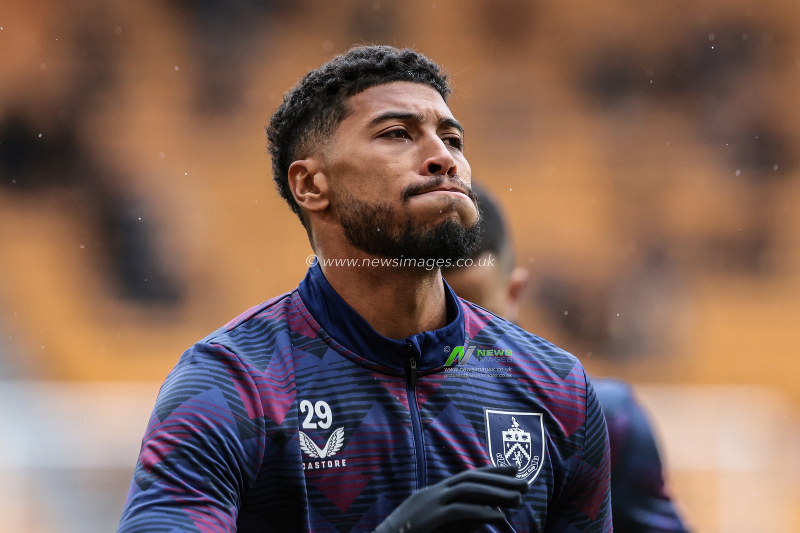 Josh Laurent of Burnley in the pregame warmup session during the Premier League match Wolverhampton Wanderers vs Burnley at Molineux, Wolverhampton, United Kingdom, 26th October 2025

(Photo by Mark Cosgrove/News Images)