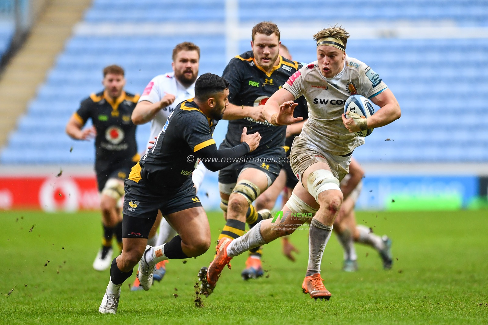 Richard Capstick of Exeter Chiefs in action