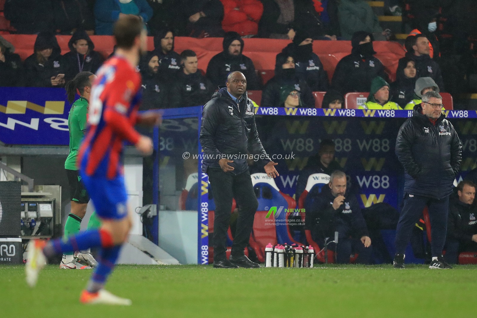 Patrick Vieira manager of Crystal Palace shows frustration.
