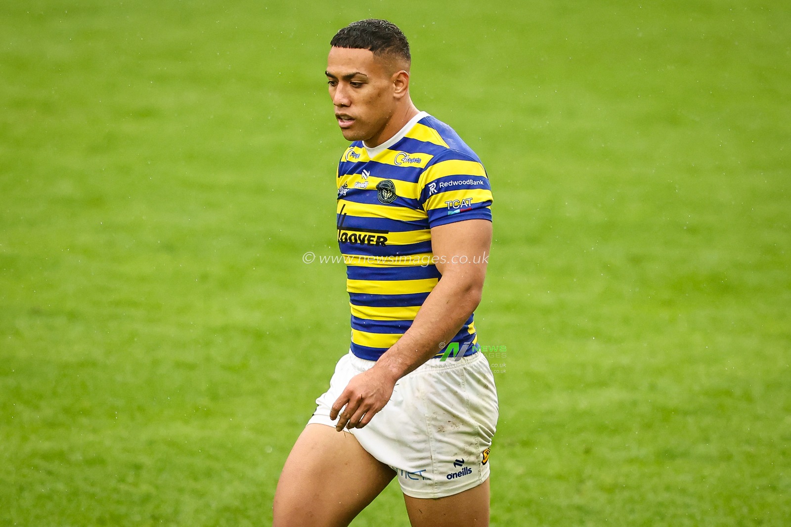 Albert Hopoate of Warrington Wolves during the Betfred Super League round 25 match Hull FC vs Warrington Wolves at MKM Stadium, Hull, United Kingdom on 29 August 2026

(Photo by Alfie Cosgrove/News Images)