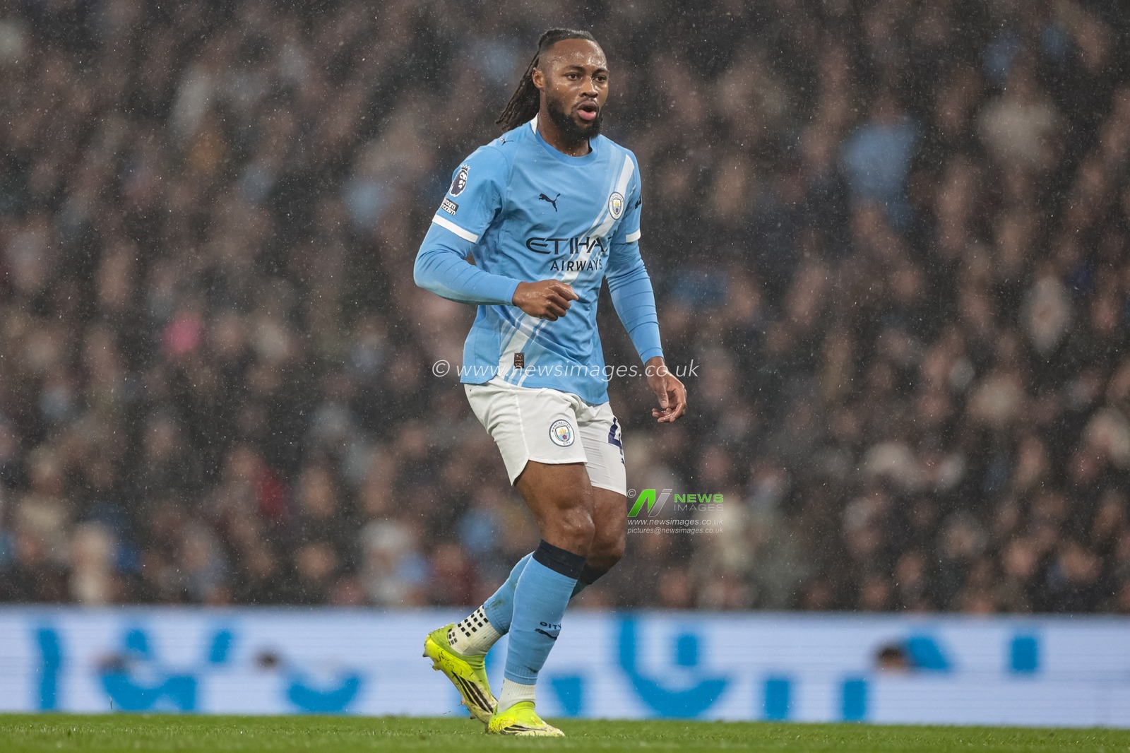 Antonie Semenyo of Manchester City during the Premier League match Manchester City vs Fulham at Etihad Stadium, Manchester, United Kingdom on 11 February 2026

(Photo by Mark Cosgrove/News Images)