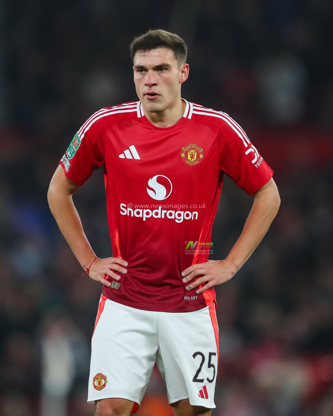 Manuel Ugarte of Manchester United during the Carabao Cup Last 16 match Manchester United vs Leicester City at Old Trafford, Manchester, United Kingdom, 30th October 2024

(Photo by Gareth Evans/News Images)