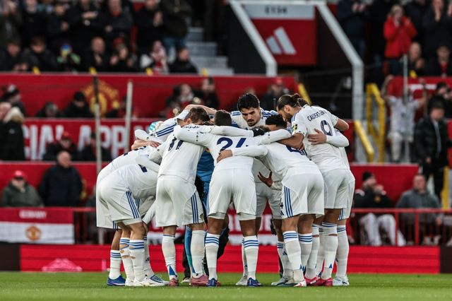 Leeds United team huddle during the Premier League match Manchester United vs Leeds United at Old Trafford, Manchester, United Kingdom on 13 April 2026

(Photo by Mark Cosgrove/News Images)