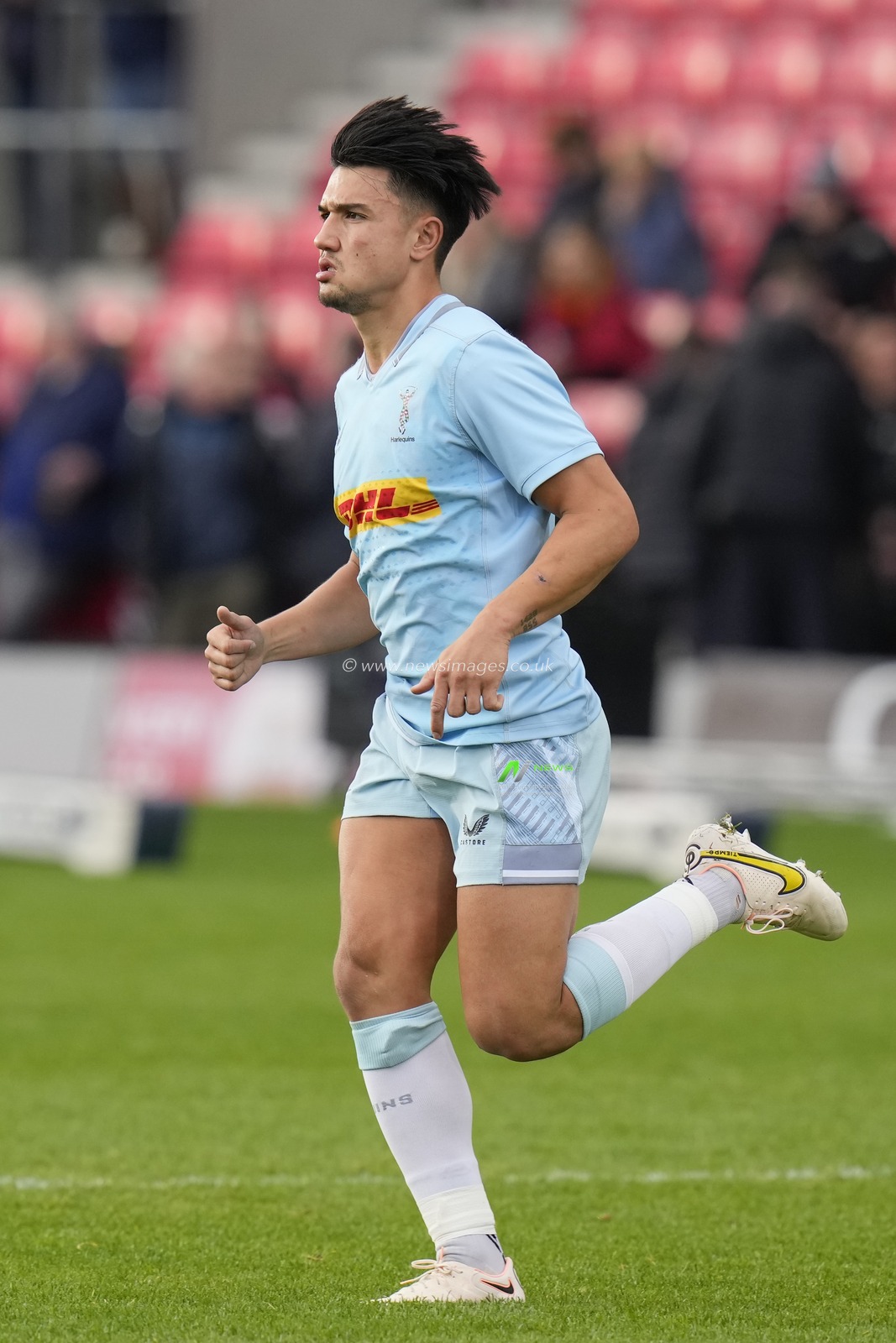 Marcus Smith #10 of Harlequins warms up before his 100th Premiership game for Quins at the Gallagher Premiership match Sale Sharks vs Harlequins at AJ Bell Stadium, Eccles, United Kingdom, 23rd October 2022

(Photo by Steve Flynn/News Images)