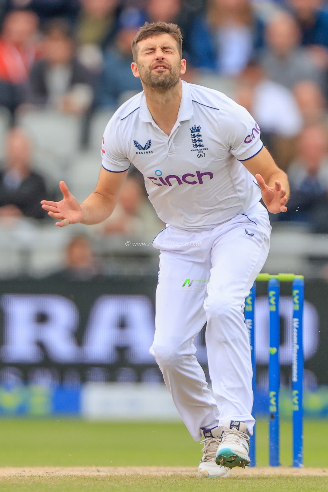 Mark Wood of England reacts to a near miss during the LV= Insurance Ashes Test Series Fourth Test Day Four match England vs Australia at Old Trafford, Manchester, United Kingdom, 22nd July 2023

(Photo by Conor Molloy/News Images)
