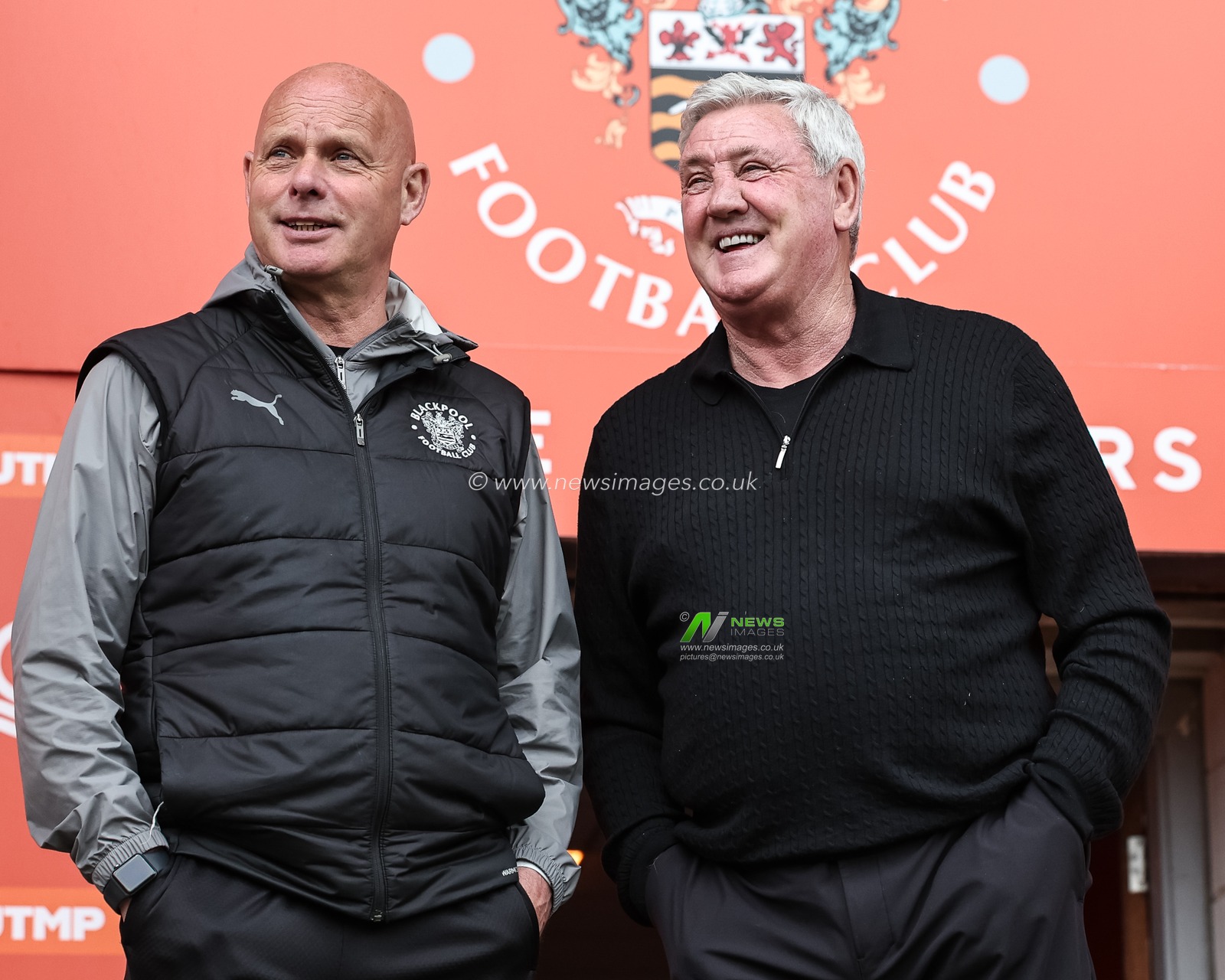 Steve Agnew (L) and Steve Bruce manager of Blackpool (R) during the Sky Bet League 1 match Blackpool vs Wrexham at Bloomfield Road, Blackpool, United Kingdom, 21st April 2025

(Photo by Mark Cosgrove/News Images)