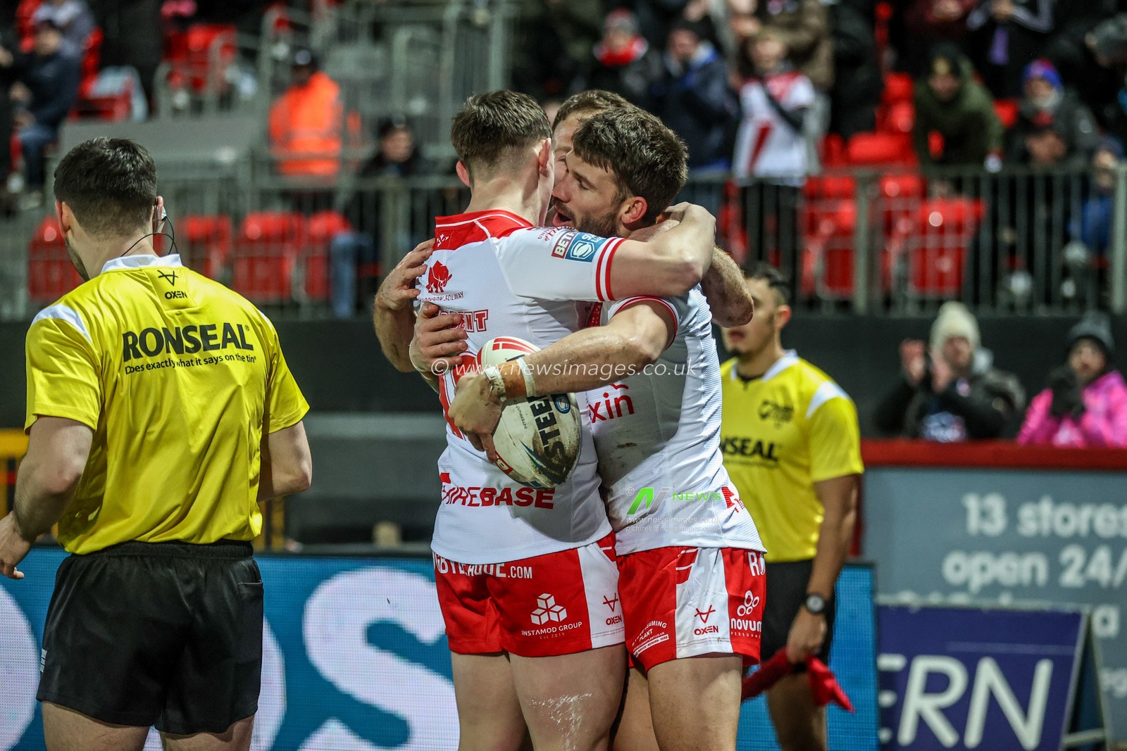 Oliver Gildart of Hull KR celebrates his try during the Betfred Super League Round 3 Hull KR vs Salford Red Devils at Sewell Group Craven Park, Kingston upon Hull, United Kingdom, 27th February 2025

(Photo by Alfie Cosgrove/News Images)