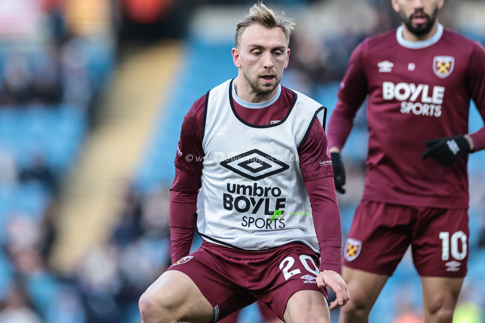 Jarrod Bowen of West Ham United in the pregame warmup session during the Premier League match Manchester City vs West Ham United at Etihad Stadium, Manchester, United Kingdom, 20th December 2025

(Photo by Mark Cosgrove/News Images)

*** GER AUT SUI OUT ***