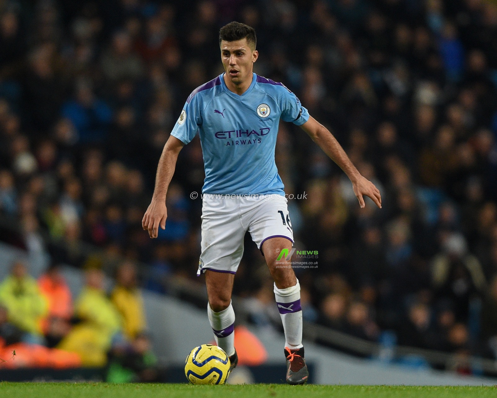29th December 2019, Etihad Stadium, Manchester, England; Premier League, Manchester City v Sheffield United : Rodri (16) of Manchester City in action during the game.

Credit: Richard Long/News Images