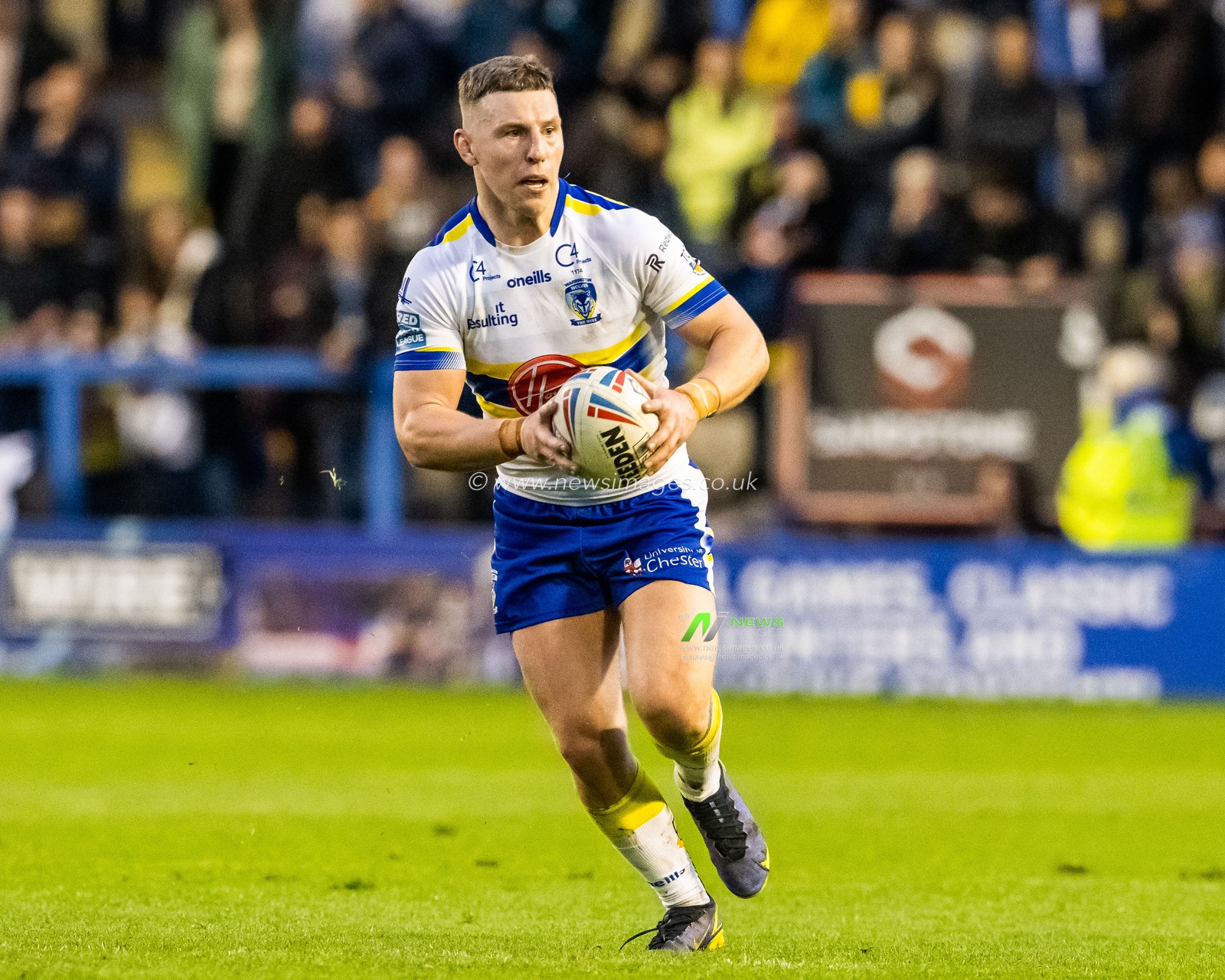 George Williams #6 of Warrington Wolves makes a break during the Betfred Super League Round 11 match Warrington Wolves vs Wakefield Trinity at Halliwell Jones Stadium, Warrington, United Kingdom, 5th May 2023

(Photo by Craig Thomas/News Images)