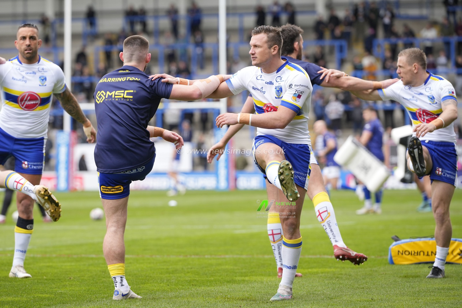 Josh Drinkwater #7 of Warrington Wolves warms up before  the Betfred Super League Round 7 match Warrington Wolves vs Hull FC at Halliwell Jones Stadium, Warrington, United Kingdom, 1st April 2023

(Photo by Steve Flynn/News Images)