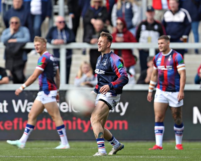 Betfred Super League Wakefield Trinity v Salford Red Devils