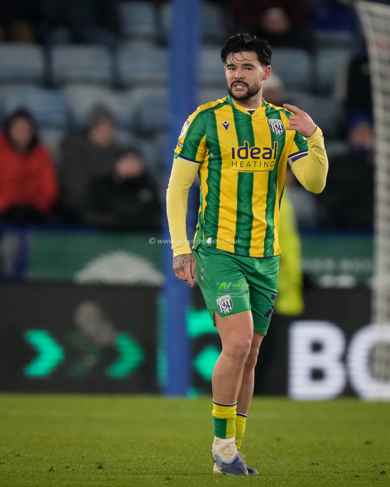 Jed Wallace of West Bromwich Albion celebrates his team goal to make it 1-1 during the Sky Bet Championship match Leicester City vs West Bromwich Albion at King Power Stadium, Leicester, United Kingdom, 5th January 2026

(Photo by Maynard Manyowa/News Images)

*** GER AUT SUI OUT ***