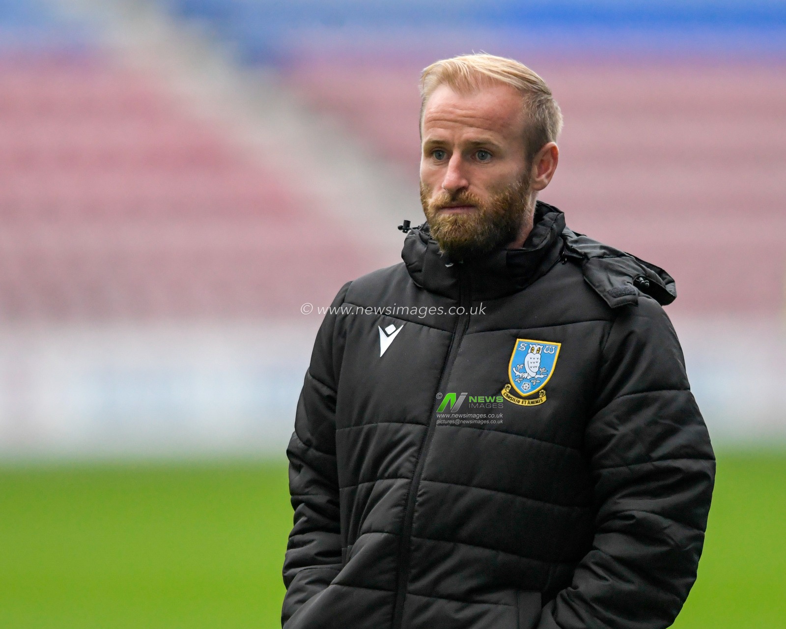 Barry Bannan #10 of Sheffield Wednesday arrives at the DW stadium