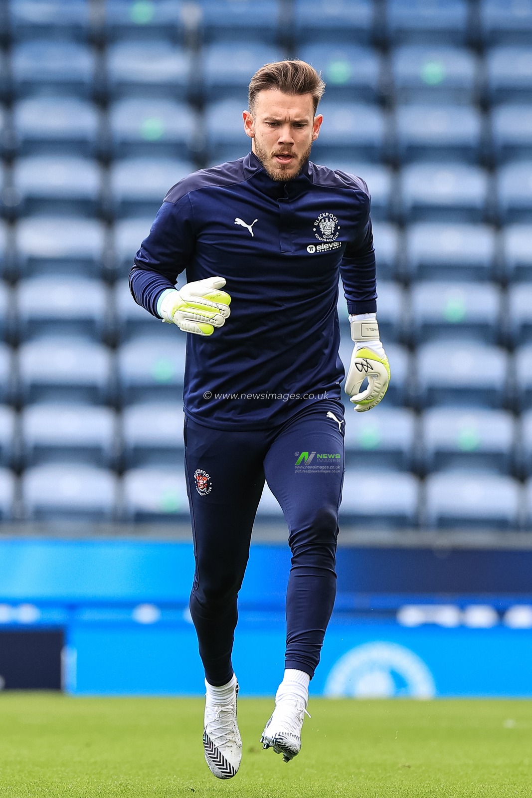 Chris Maxwell #1 of Blackpool during the pre-game warmup