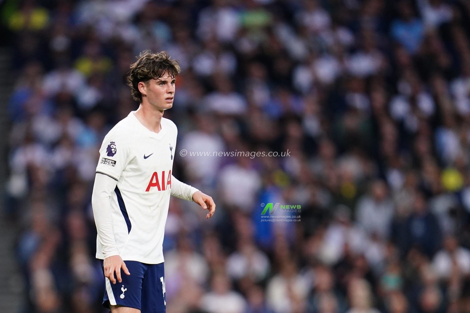 Archie Gray of Tottenham Hotspur during the Premier League match Tottenham Hotspur vs Newcastle Untied at Tottenham Hotspur Stadium, London, United Kingdom on 29 August 2026

(Photo by Harvey Murphy/News Images)