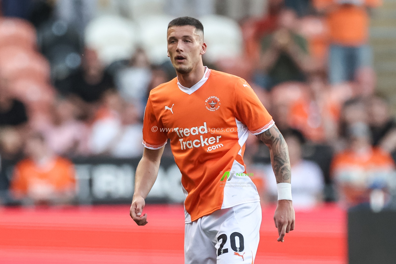 Oliver Casey of Blackpool during the Sky Bet League 1 match Blackpool vs Birmingham City at Bloomfield Road, Blackpool, United Kingdom, 30th April 2025

(Photo by Mark Cosgrove/News Images)