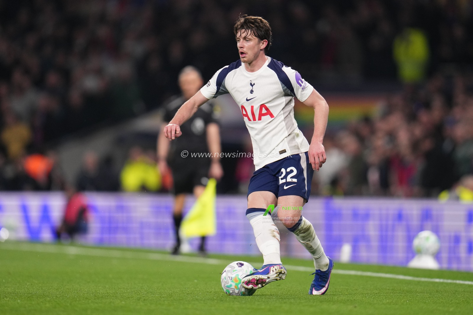 Conor Gallagher of Tottenham Hotspur with the ball during the Premier League match Tottenham Hotspur vs Crystal Palace at Tottenham Hotspur Stadium, London, United Kingdom on 05 March 2026

(Photo by Harvey Murphy/News Images)