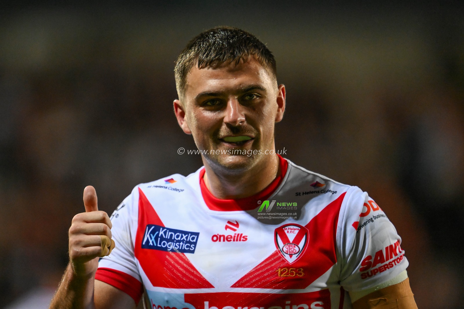 Lewis Dodd of St. Helens waves to fans during the Betfred Super League Round 21 match St Helens vs Salford Red Devils at Totally Wicked Stadium, St Helens, United Kingdom, 8th August 2024

(Photo by Craig Thomas/News Images)