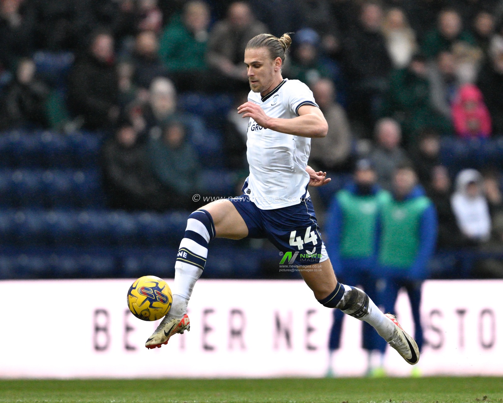 Brad Potts of Preston North End brings the ball under control, during the Sky Bet Championship match Preston North End vs Bristol City at Deepdale, Preston, United Kingdom, 13th January 2024

(Photo by Cody Froggatt/News Images)