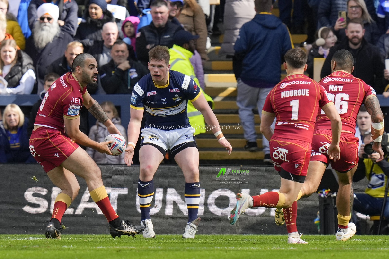 Tyrone May #6 of Catalans Dragons sets to pass during the Betfred Super League Round 6 match Leeds Rhinos vs Catalans Dragons at Headingley Stadium, Leeds, United Kingdom, 25th March 2023

(Photo by Steve Flynn/News Images)