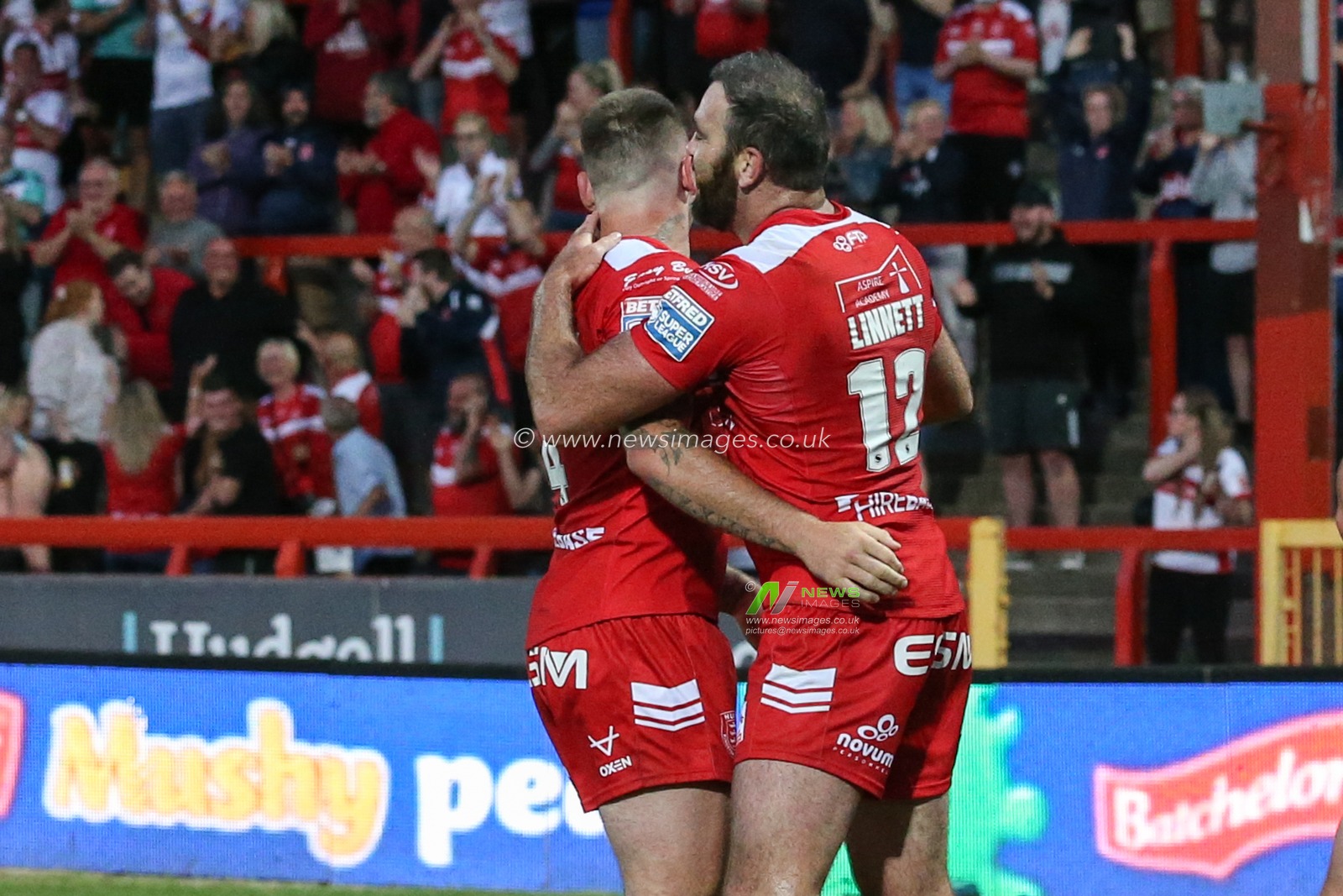 Kane Linnett (12) of Hull KR celebrates his try with Shaun Kenny-Dowall (4) of Hull KR
