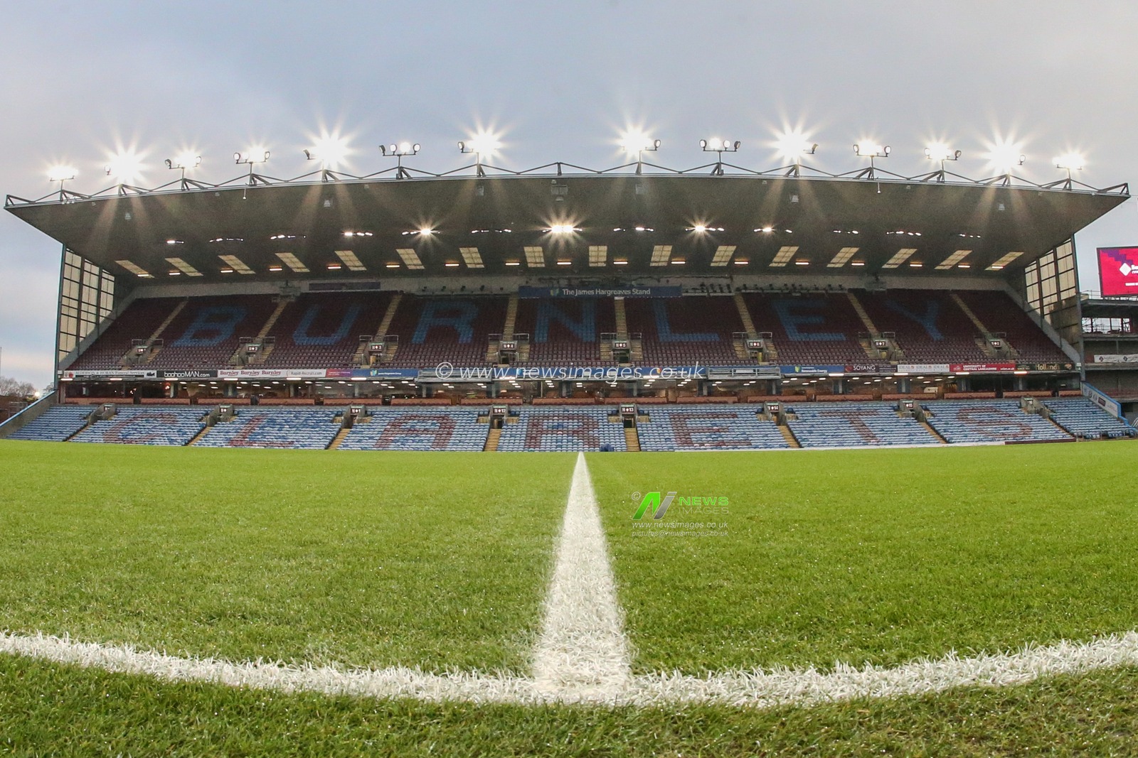5th January 2019, Turf Moor, Burnley, England ; The Emirates FA Cup, 3rd Round, Burnley vs Barnsley : A view of Turf Moor 

Credit: Mark Cosgrove/News Images

English Football League images are subject to DataCo Licence