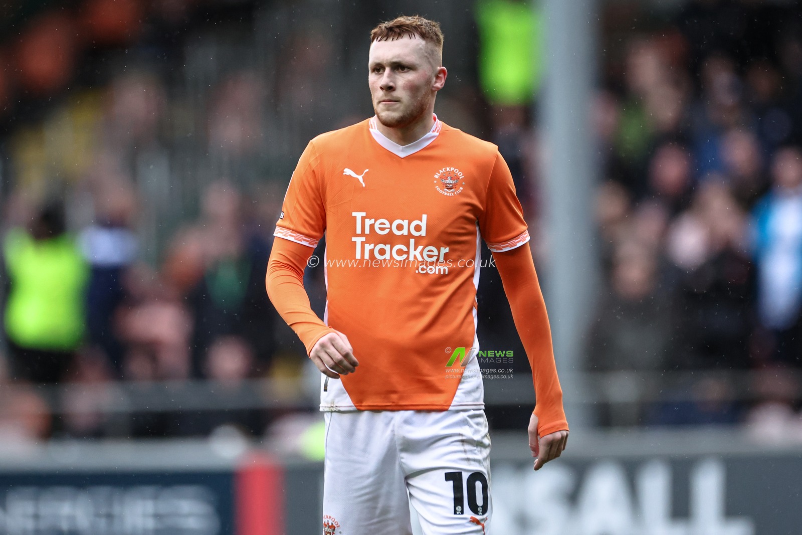Sonny Carey of Blackpool during the Sky Bet League 1 match Blackpool vs Bolton Wanderers at Bloomfield Road, Blackpool, United Kingdom, 29th March 2025

(Photo by Mark Cosgrove/News Images)