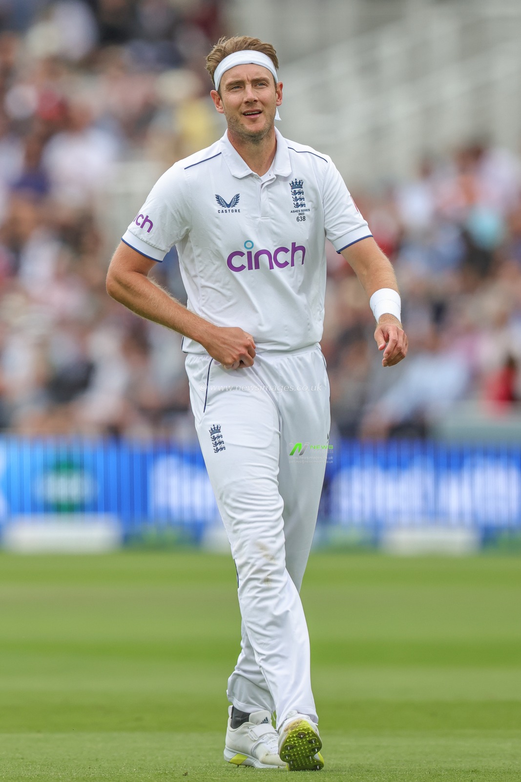 Stuart Broad of England polishes the ball during the LV= Insurance Ashes Test Series Second Test Day 3 England v Australia at Lords, London, United Kingdom, 30th June 2023

(Photo by Mark Cosgrove/News Images)