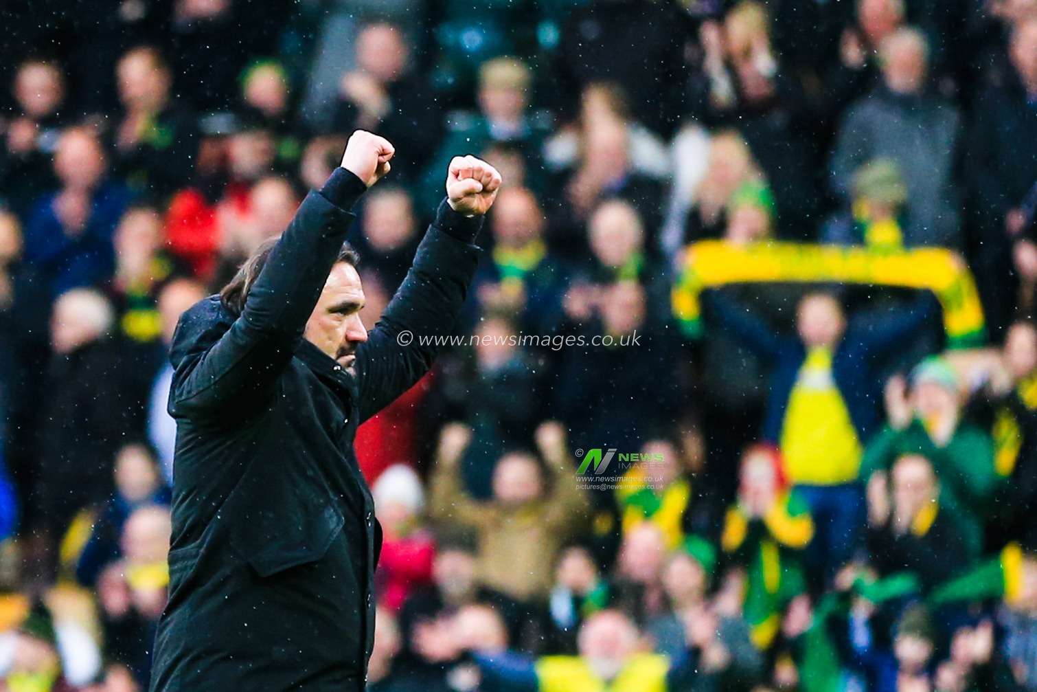 10th February 2019, Carrow Road, Norfolk, England; Sky Bet Championship, Norwich City vs Ipswich Town ;  Daniel Farke manager of Norwich City celebrates their victory

Credit: Georgie Kerr/News Images

English Football League images are subject to DataCo Licence