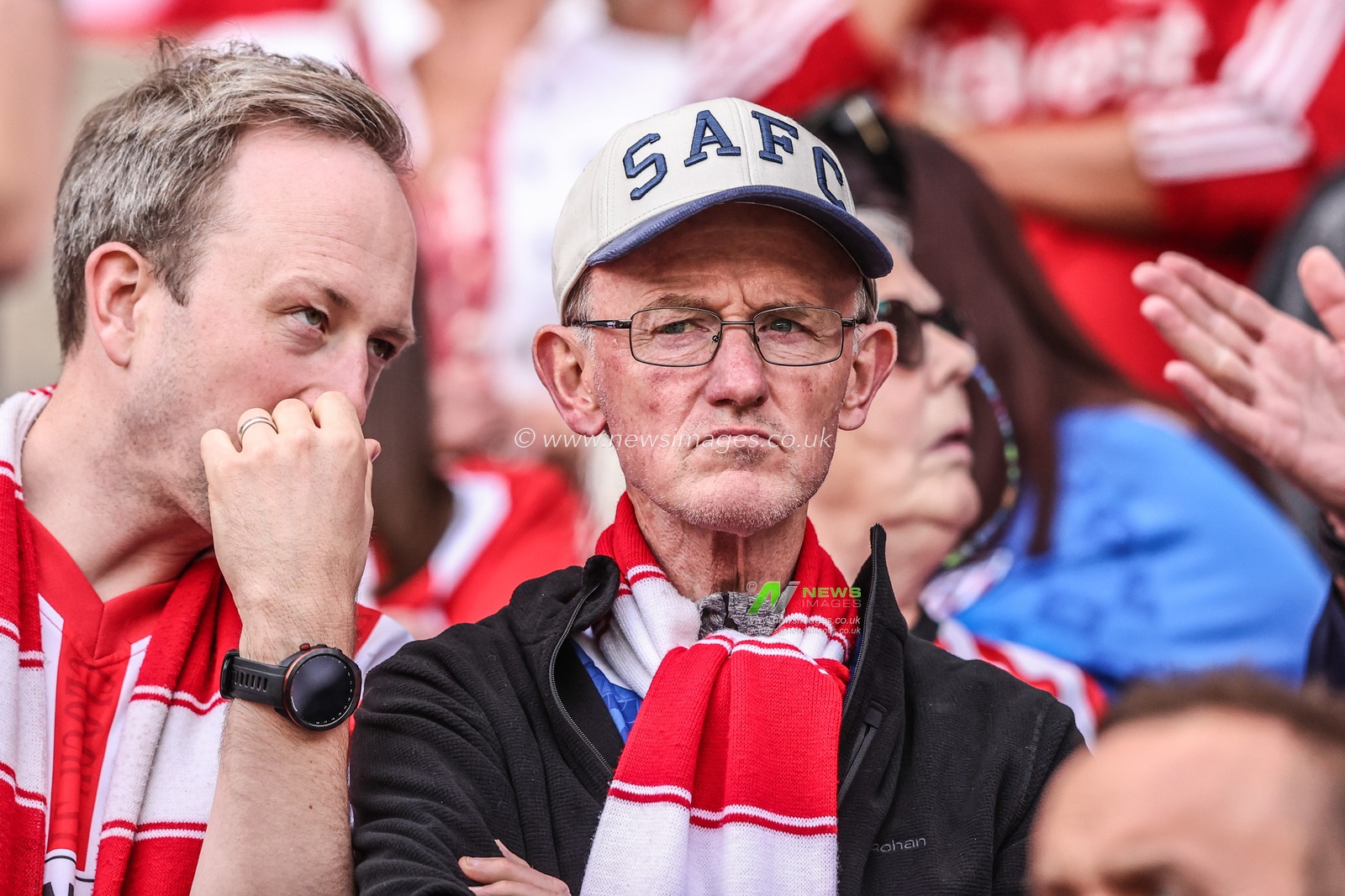 Sunderland fans during the Premier League match Sunderland vs West Ham United at Stadium Of Light, Sunderland, United Kingdom, 16th August 2025

(Photo by Alfie Cosgrove/News Images)