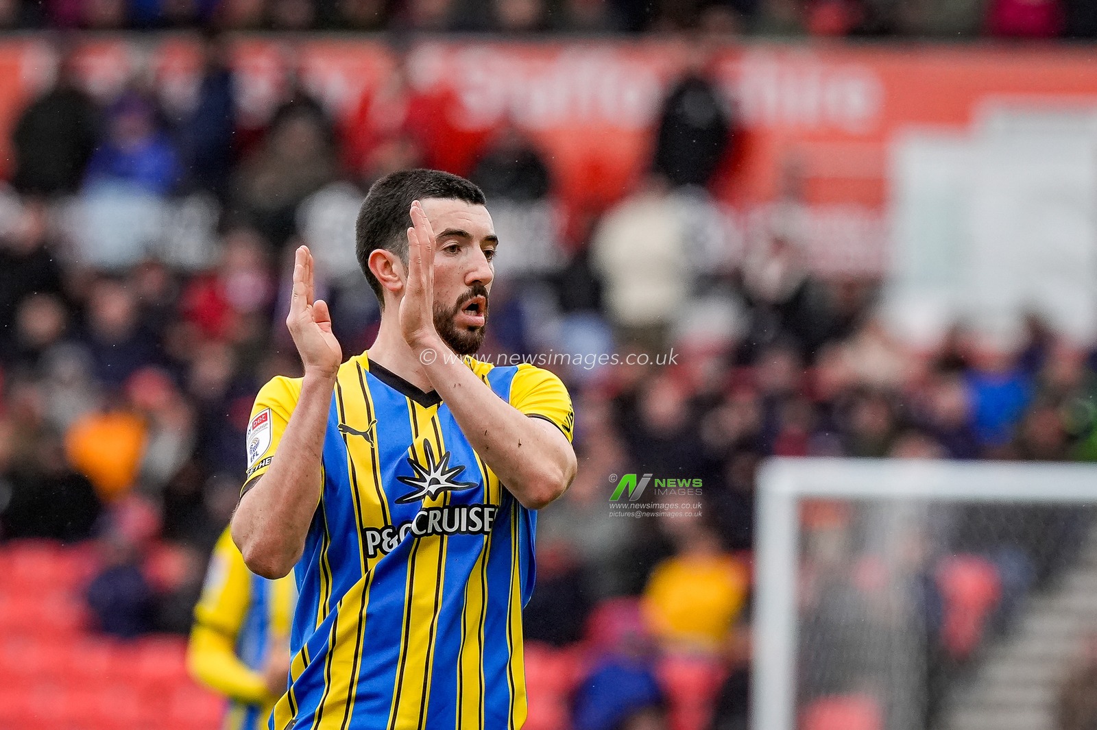 Jack Stephens of Southampton applauds a team mate during the Sky Bet Championship match Stoke City vs Southampton at Bet365 Stadium, Stoke-on-Trent, United Kingdom, 31st January 2026

(Photo by Maynard Manyowa/News Images)