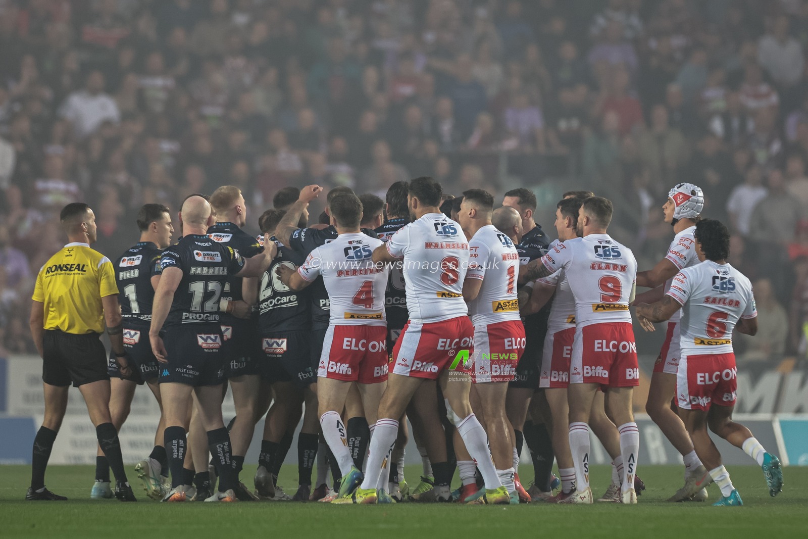 Tempers flare early in the game during the Betfred Super League Round 25 match St Helens vs Wigan Warriors at Totally Wicked Stadium, St Helens, United Kingdom, 5th September 2025

(Photo by Mark Cosgrove/News Images)