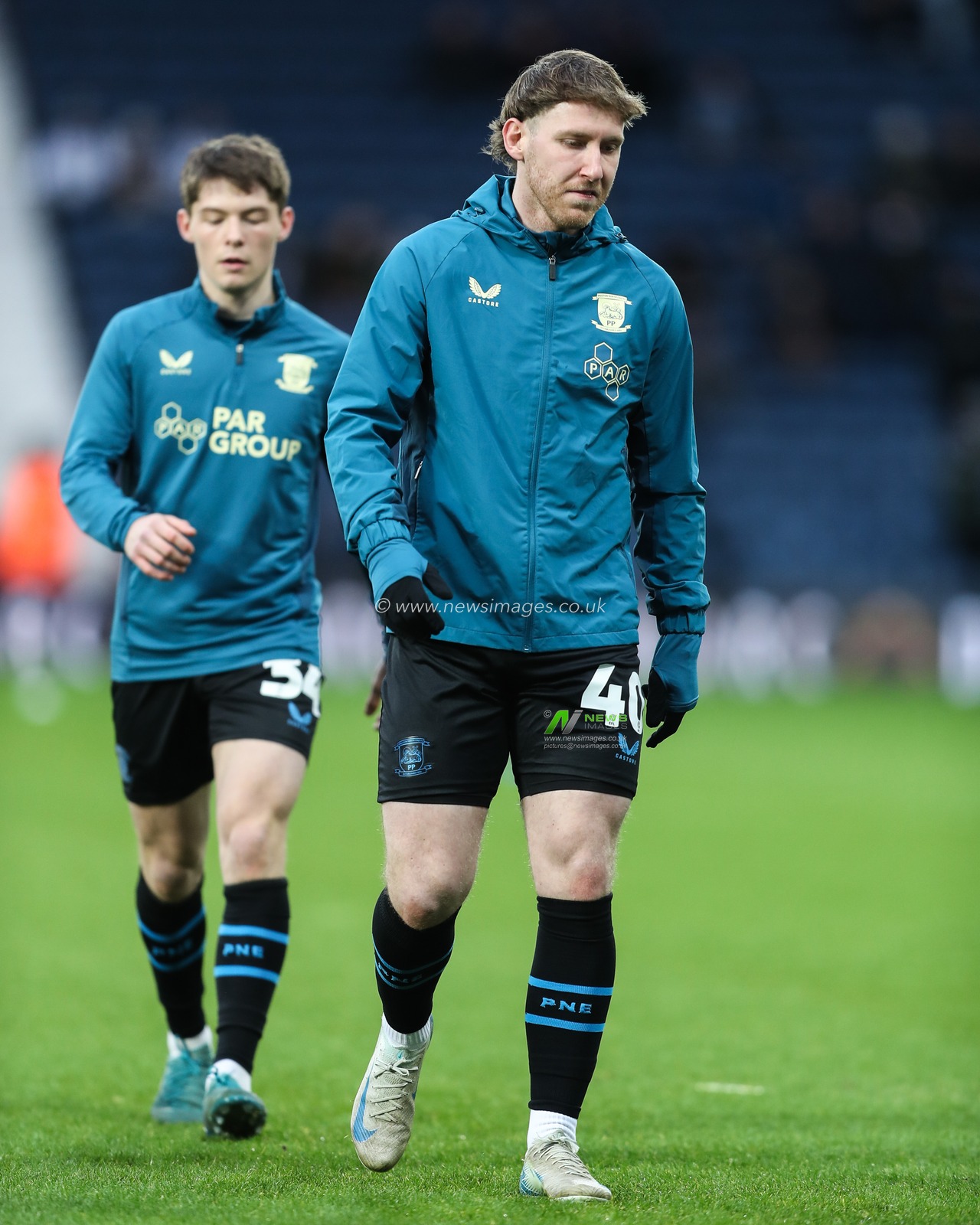 Josh Bowler of Preston North End during the pre-game warm up ahead of the Sky Bet Championship match West Bromwich Albion vs Preston North End at The Hawthorns, West Bromwich, United Kingdom, 1st January 2025

(Photo by Gareth Evans/News Images)