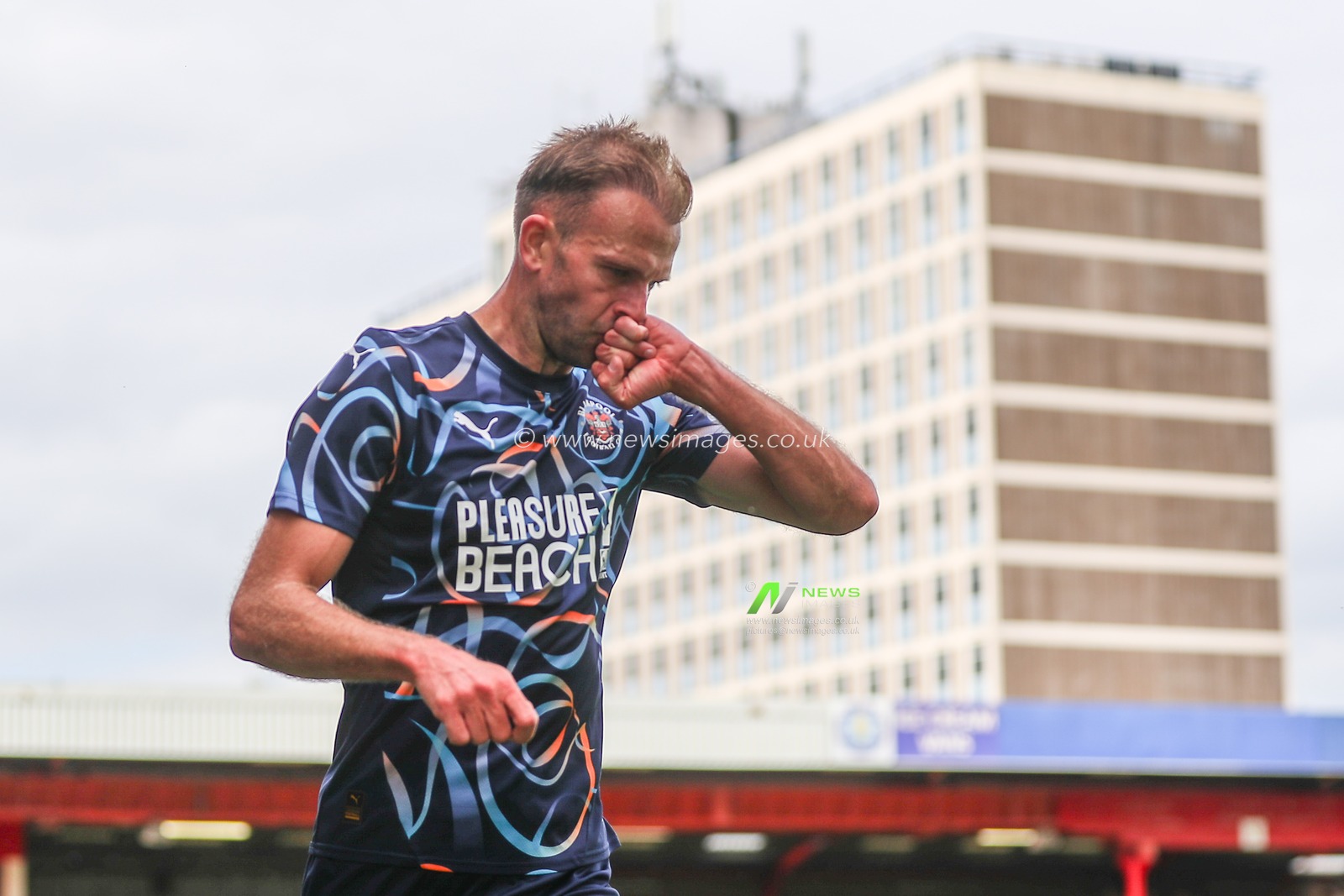 Jordan Rhodes of Blackpool celebrates his goal to make it 0-2 during the Pre-season friendly match Crewe Alexandra vs Blackpool at Alexandra Stadium, Crewe, United Kingdom, 3rd August 2024

(Photo by Gareth Evans/News Images)