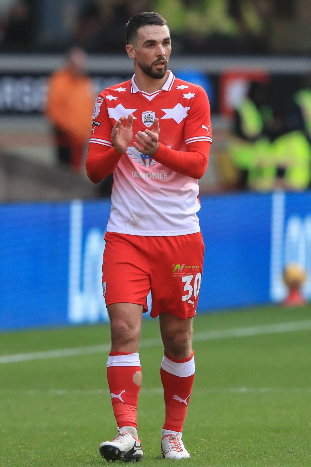 Adam Phillips of Barnsley applauds his team during the Sky Bet League 1 match Barnsley vs Bristol Rovers at Oakwell, Barnsley, United Kingdom, 13th January 2024

(Photo by Alfie Cosgrove/News Images)
