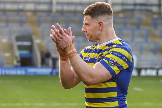 George Williams of Warrington Wolves applauds the fans after the game during the Betfred Super League round 5 match Warrington Wolves vs Castleford Tigers at The Halliwell Jones Stadium, Warrington, United Kingdom on 21 March 2026

(Photo by Alfie Cosgrove/News Images)