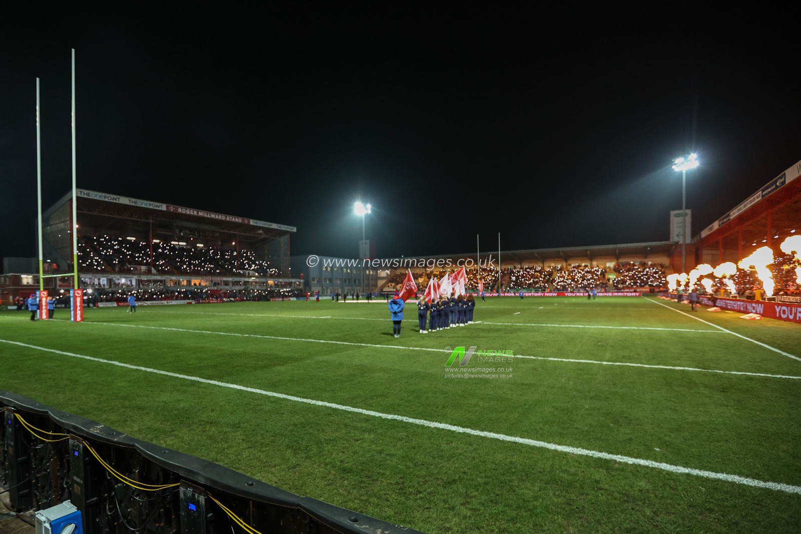 The pre game light show during the Betfred Super League Round 1 match Hull KR vs Castleford Tigers at Sewell Group Craven Park, Kingston upon Hull, United Kingdom, 14th February 2025

(Photo by Alfie Cosgrove/News Images)