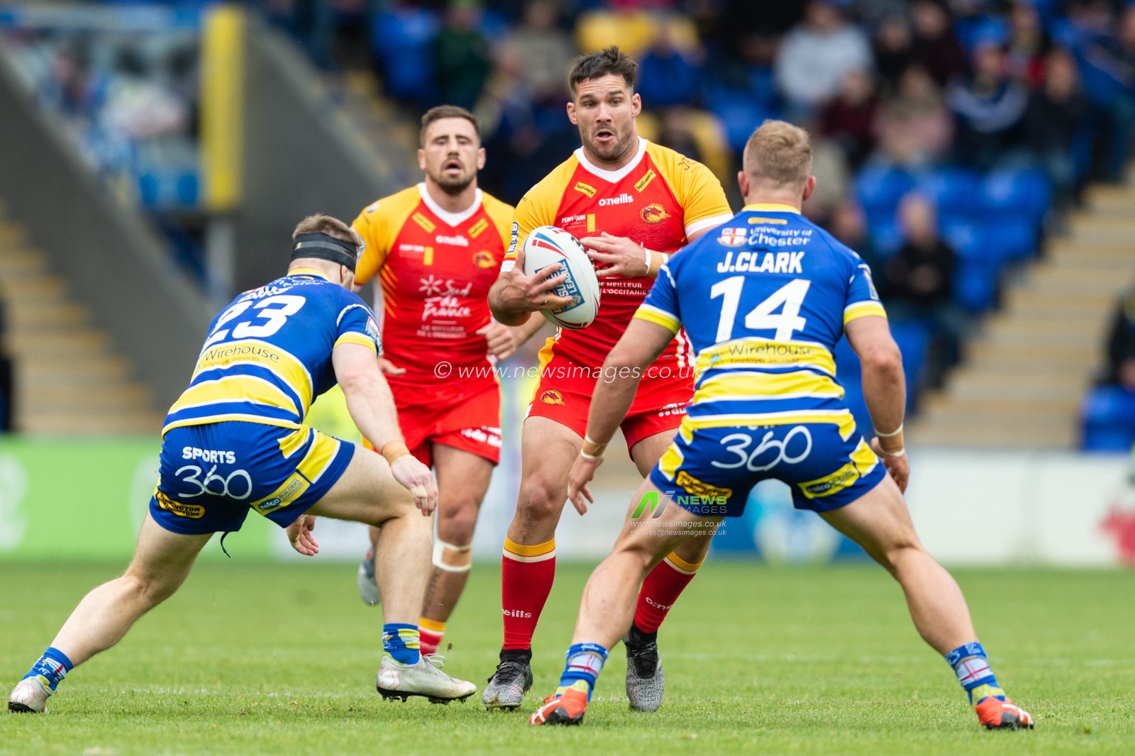 8th June 2019 , Halliwell Jones Stadium, Warrington, England;  Betfred Super League, Round 17, Warrington Wolves vs Catalans Dragons ; Jason Baitieri (24) of Catalans Dragons on the attack


Credit: Richard Long/News Images