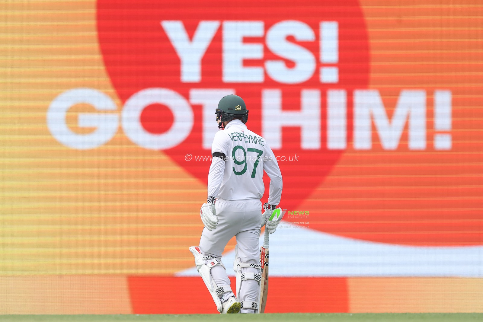 Nathan Lyon of Australia dismissed Kyle Verreynne (wk) of South Africa during the NRMA Insurance test Series match Australia vs South Africa at The Gabba, Brisbane Cricket Ground, Brisbane, Australia, 17th December 2022

(Photo by Patrick Hoelscher/News Images)