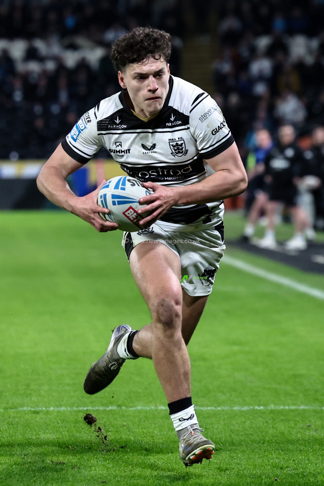 Lewis Martin of Hull FC runs in for a try during the Betfred Super League Round 4 match Hull FC vs Leigh Leopards at MKM Stadium, Hull, United Kingdom, 6th March 2025

(Photo by Mark Cosgrove/News Images)