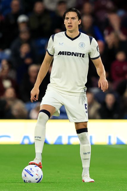 Alfie Jones of Middlesbrough controls ball during the Sky Bet Championship match Burnley vs Middlesbrough at Turf Moor, Burnley, United Kingdom on 02 September 2026

(Photo by Jorge Horsted/News Images)