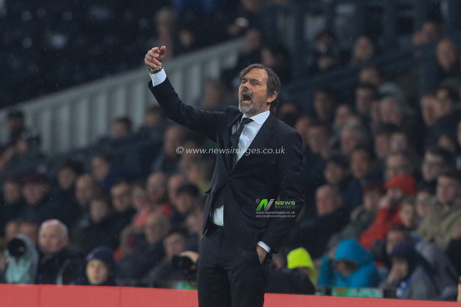 23rd October 2019, Pride Park Stadium, Derby, England; Sky Bet Championship, Derby County v Wigan Athletic : Phillip Cocu manager of Derby County gives his team instructions 

Credit: Mark Cosgrove/News Images